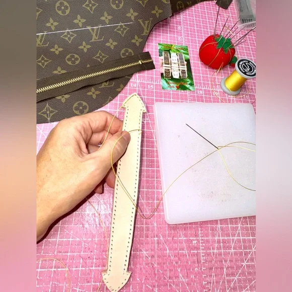 ❌ SOLD ❌ Monogram Bumbag Waist bag - Picture 13 of 15